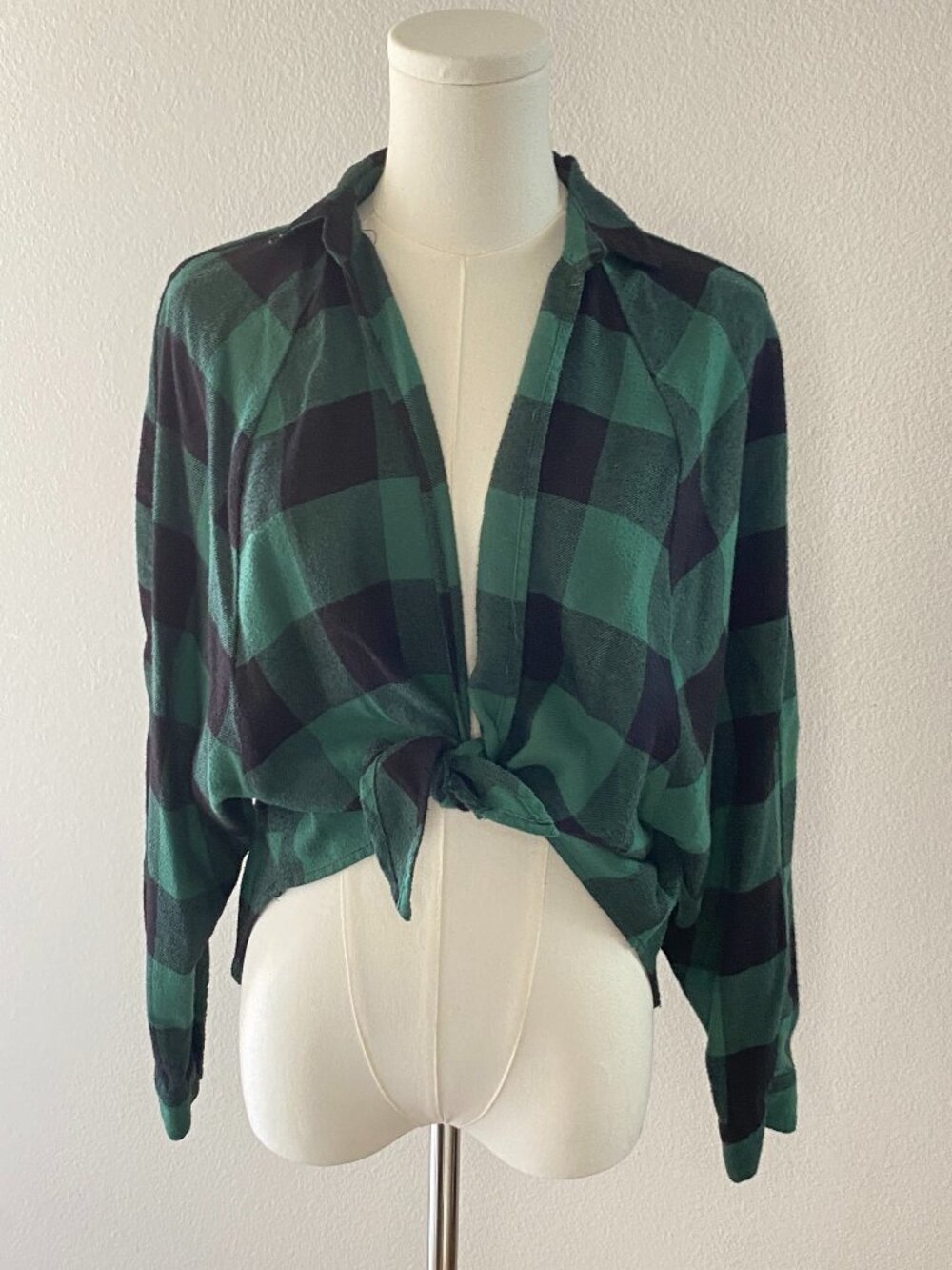 BDG Urban Outfitters Green Black Plaid Tie Front Flannel Top XS
